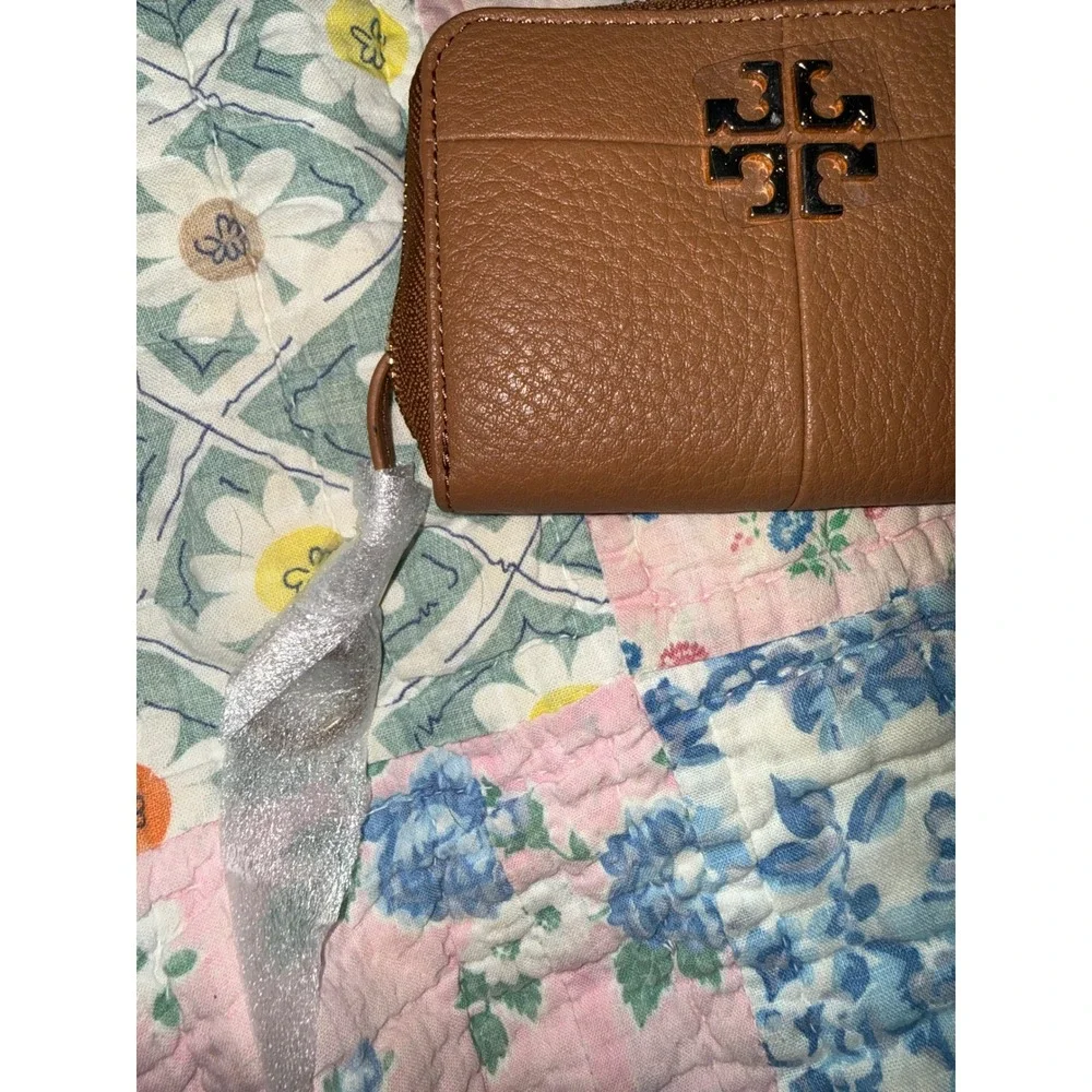 Tory Burch Ivy Zip Coin Case Bark Brown Pebbled Leather Wallet 31151 NWT